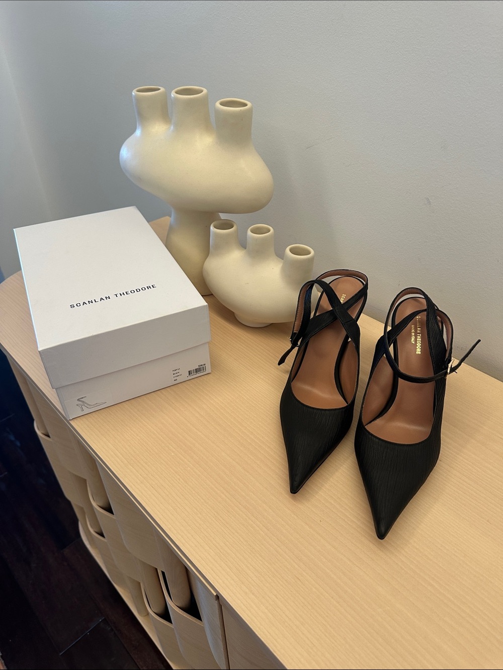 Scanlan Theodore Black Pointed-Toe Cross-Strap Pumps